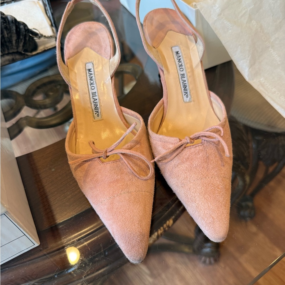 Manolo Blahnik Dusty Pink Suede Pointed Toe Slingback Heels